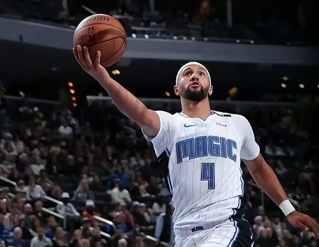 密尔沃基雄鹿迎欧超杯关键赛；加时末段扳平良机；信心回归；球探报告显示潜力