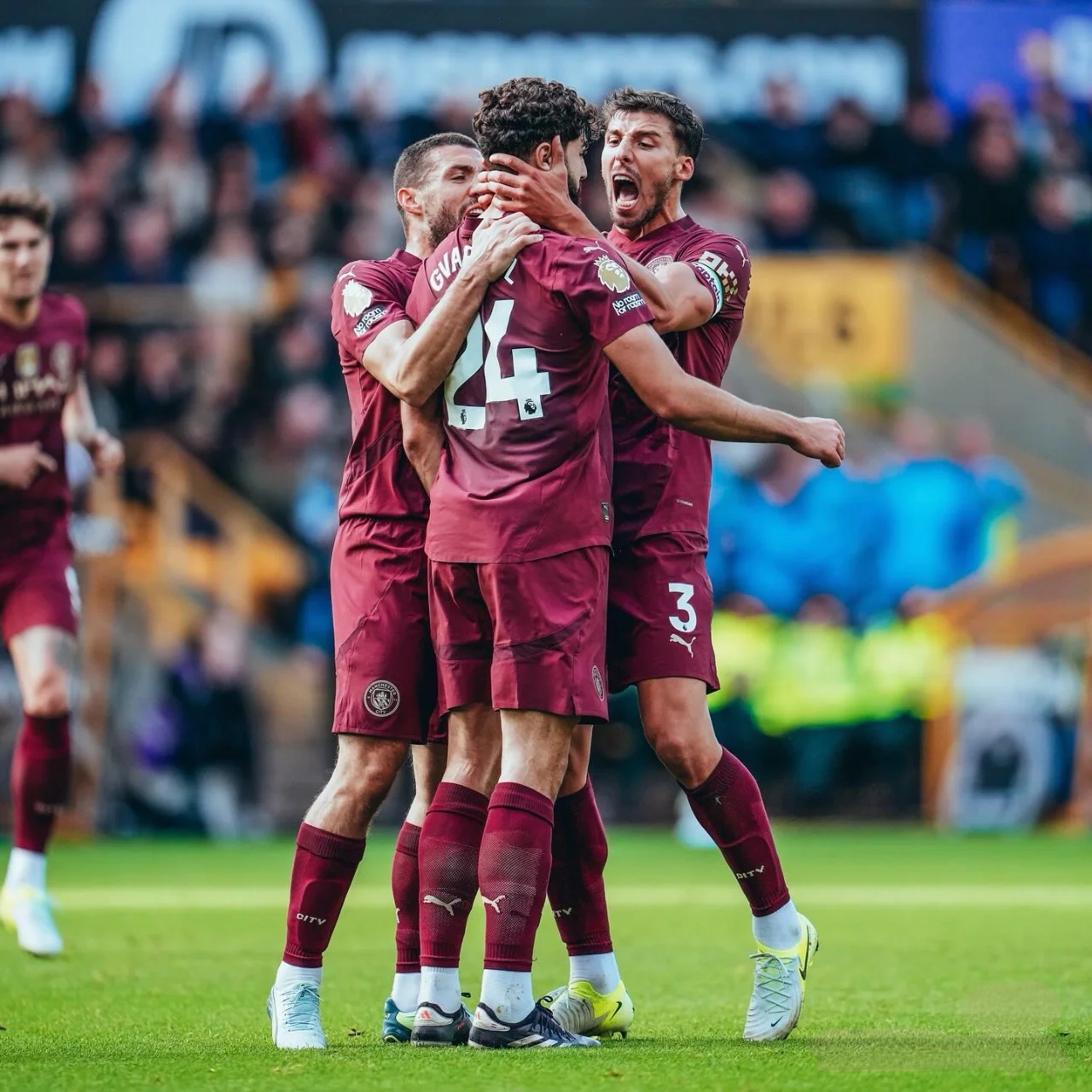 关于曼城训练开放日，关键时刻回应争议引欢呼，欧篮联在即，团队化学反应显著的信息