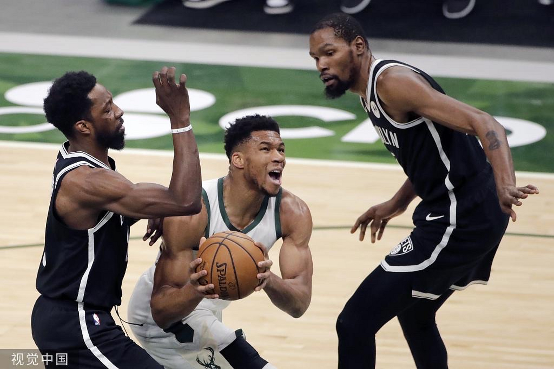 九游体育-密尔沃基雄鹿国际比赛日完成体检；志在NBA总决赛名次提升；更衣室稳定；阵容厚度经受考验的简单介绍