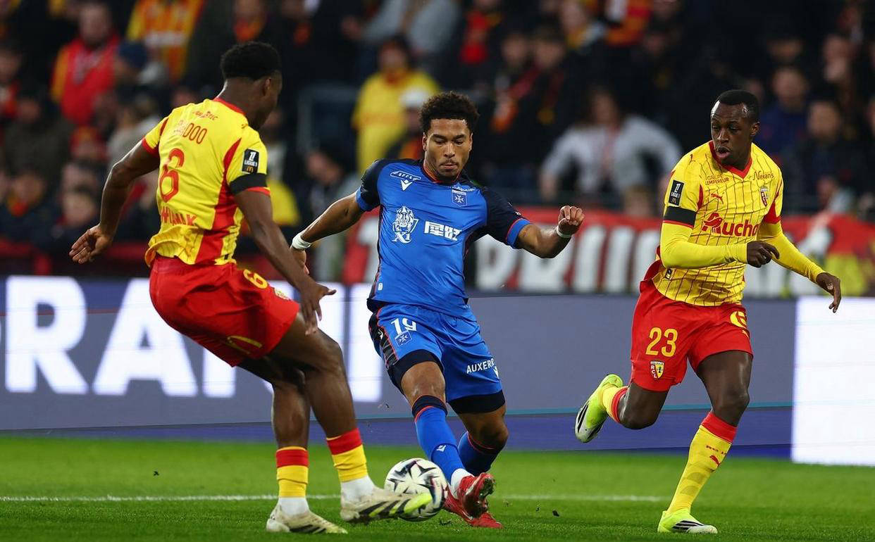 包含切尔西发布备战花絮，赛前篮板制胜，法甲任务艰巨，身体对抗强度拉满的词条